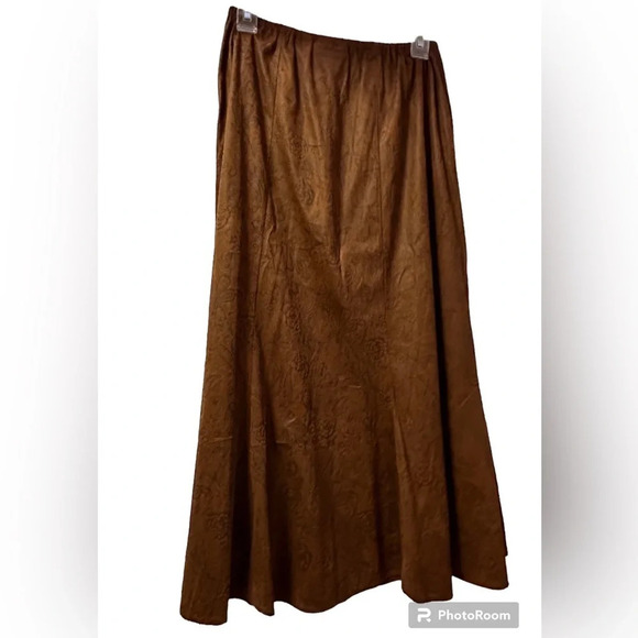 Tantrums skirt, size small - Picture 2 of 4